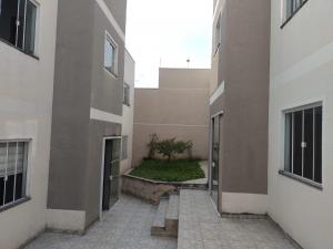 APARTAMENTO - VENDA - BAIRRO UVARANAS – EDIFÍCIO H. LEON 