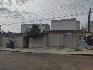 APARTAMENTO - VENDA - BAIRRO UVARANAS – EDIFÍCIO H. LEON 