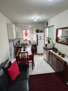 RESIDÊNCIA - VENDA - BAIRRO UVARANAS - VILA JOCKEY CLUB