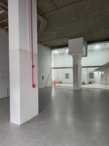 LOCAÇÃO - SALA COMERCIAL TÉRREA - ED. REMBRANDT - cENTRO 