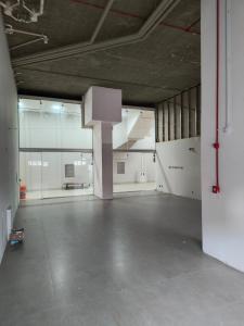 LOCAÇÃO - SALA COMERCIAL TÉRREA - ED. REMBRANDT - cENTRO 