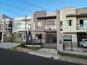 SOBRADO PARA VENDA - BAIRRO UVARANAS - JARDIM RESIDENCIAL WLADIMIR S. SAMARA