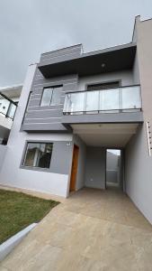 SOBRADO PARA VENDA - BAIRRO UVARANAS - JARDIM RESIDENCIAL WLADIMIR S. SAMARA