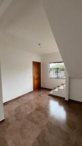 SOBRADO PARA VENDA - BAIRRO UVARANAS - JARDIM RESIDENCIAL WLADIMIR S. SAMARA