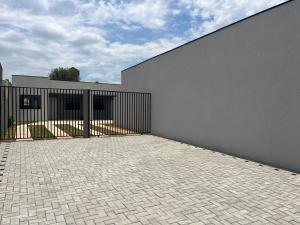 RESIDÊNCIA À VENDA - BAIRRO OFICINAS – VILA PINA – CONDOMINIO RESIDENCIAL BEATRIZ