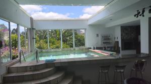 VENDA - RESIDÊNCIA - COLÔNIA DONA LUIZA - GARDEN PARK