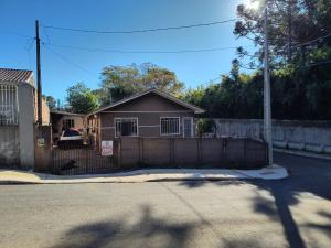 vENDA - RESIDÊNCIA - BAIRRO UVARANAS - JARDIM RESIDENCIAL TROPEIROS I 